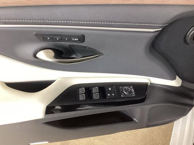 Used 2024 Lexus ES 350 w/ Premium Package FWD image 11