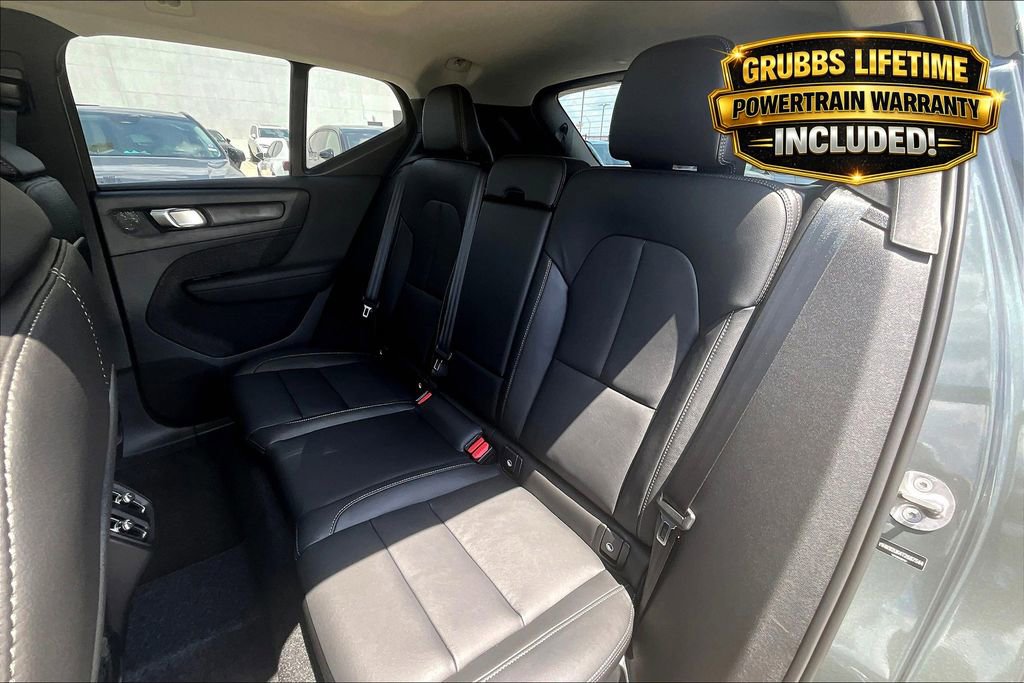 New 2026 Volvo XC40 B4 Core w/ Climate Package FWD image 19
