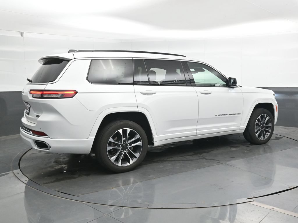 Used 2024 Jeep Grand Cherokee L Overland w/ Trailer Tow Package AWD/4WD image 2