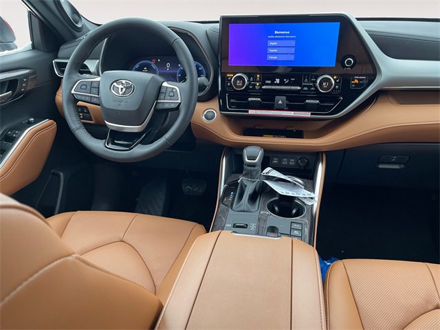 New 2026 Toyota Highlander Platinum image 10