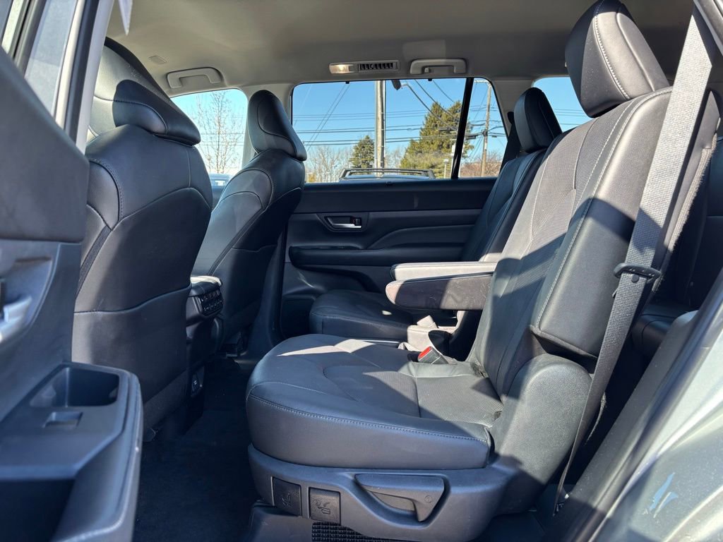 Used 2024 Toyota Grand Highlander Limited image 18