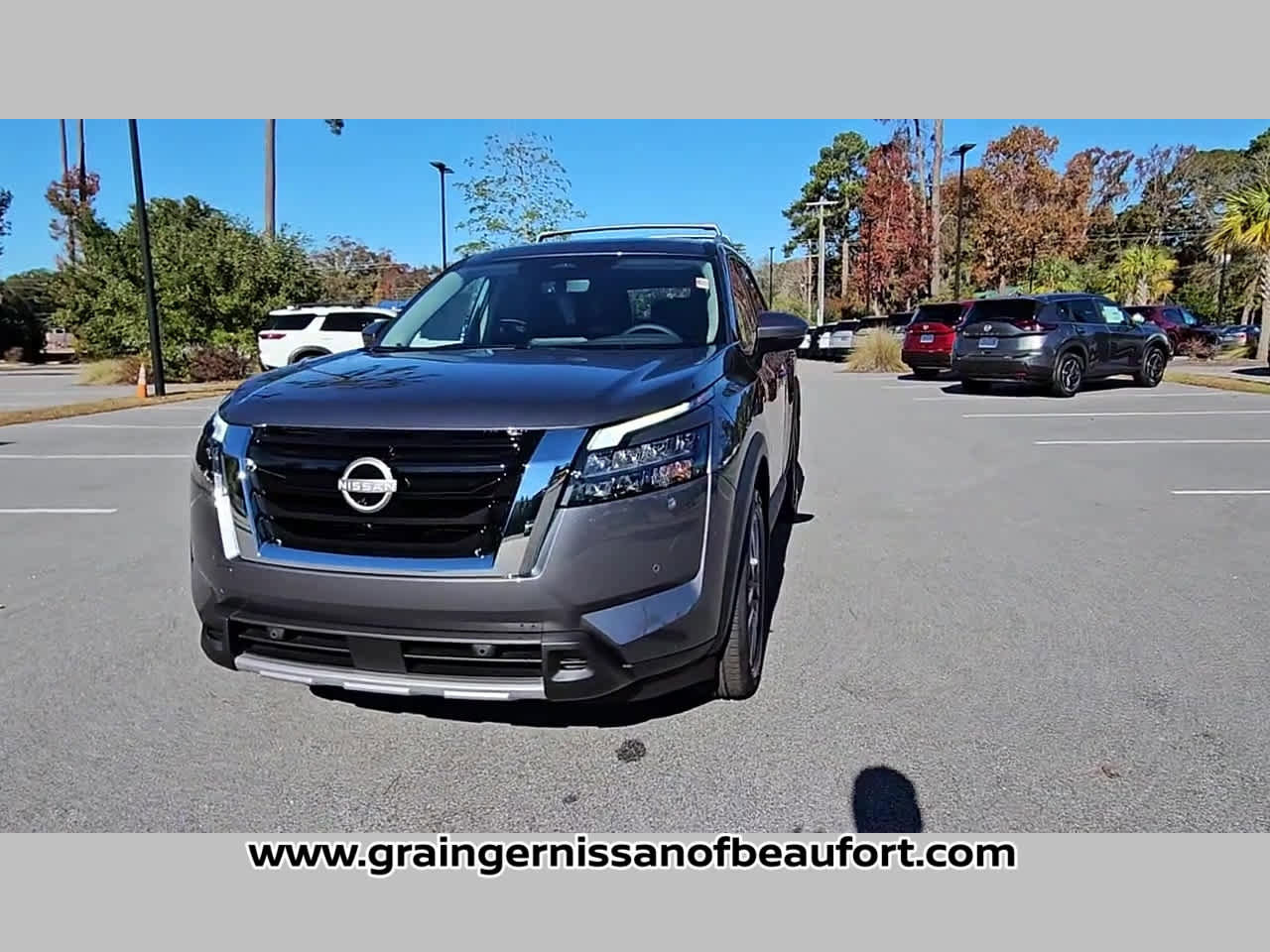 New 2025 Nissan Pathfinder SL w/ SL Premium Package FWD image 19