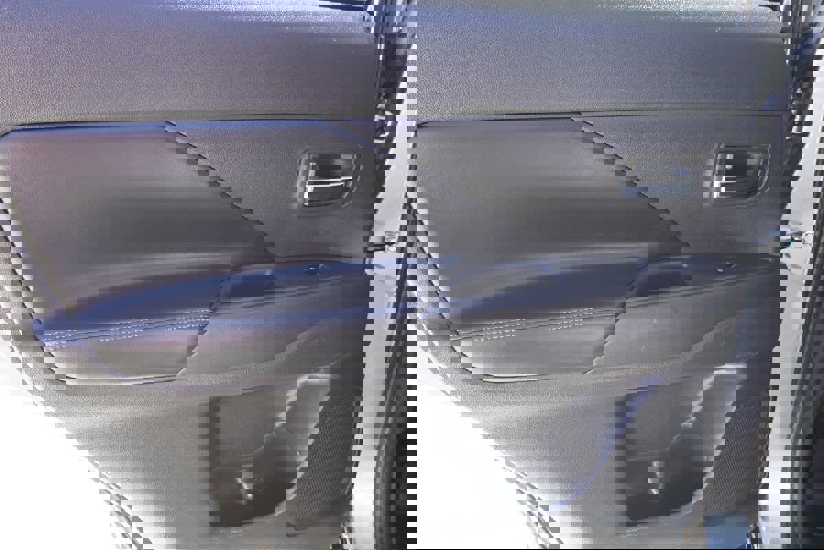 Used 2019 Mitsubishi Outlander SE image 17