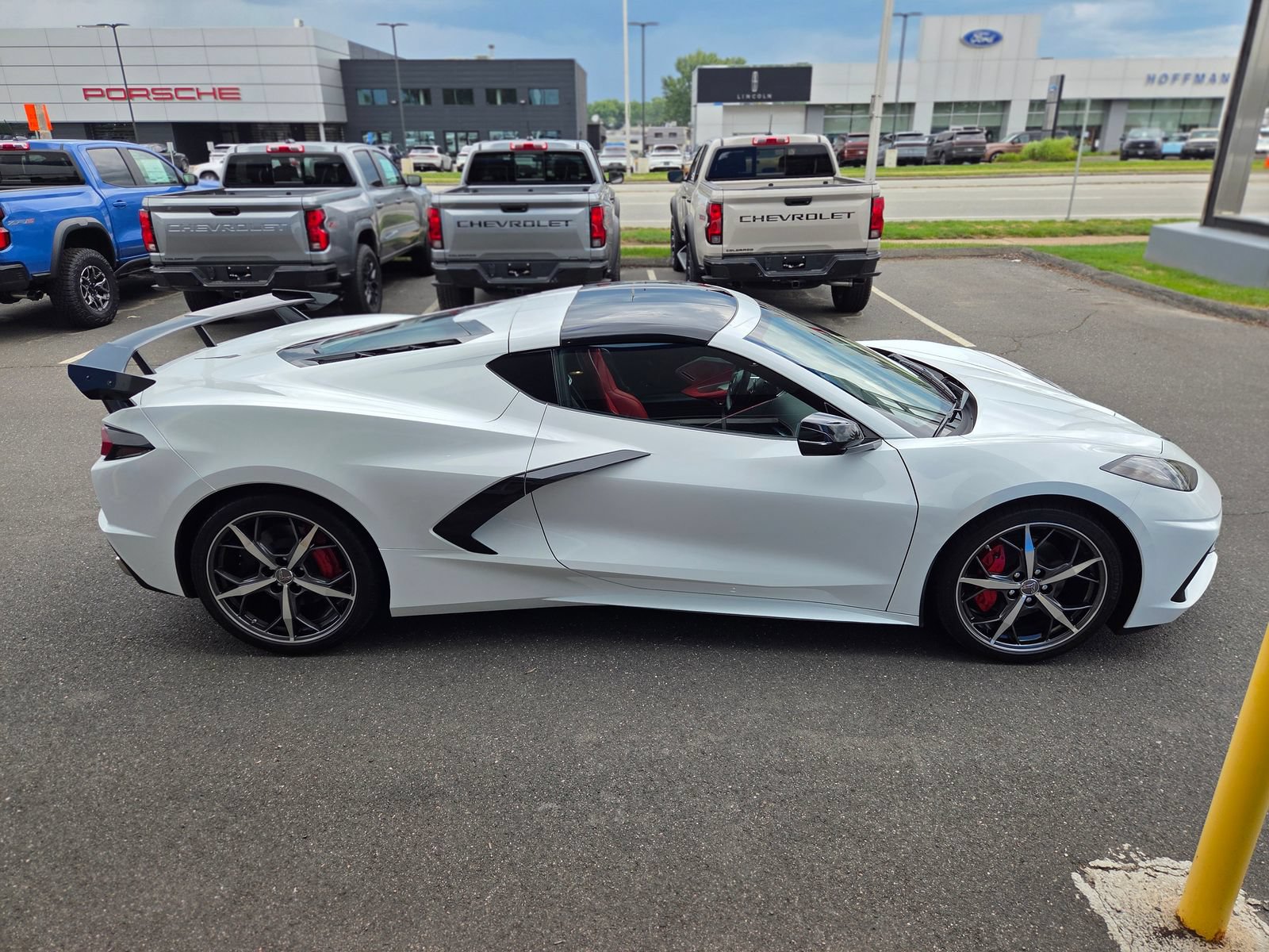 Used 2023 Chevrolet Corvette Stingray Preferred Cpe w/ Battery Protection Package RWD image 4