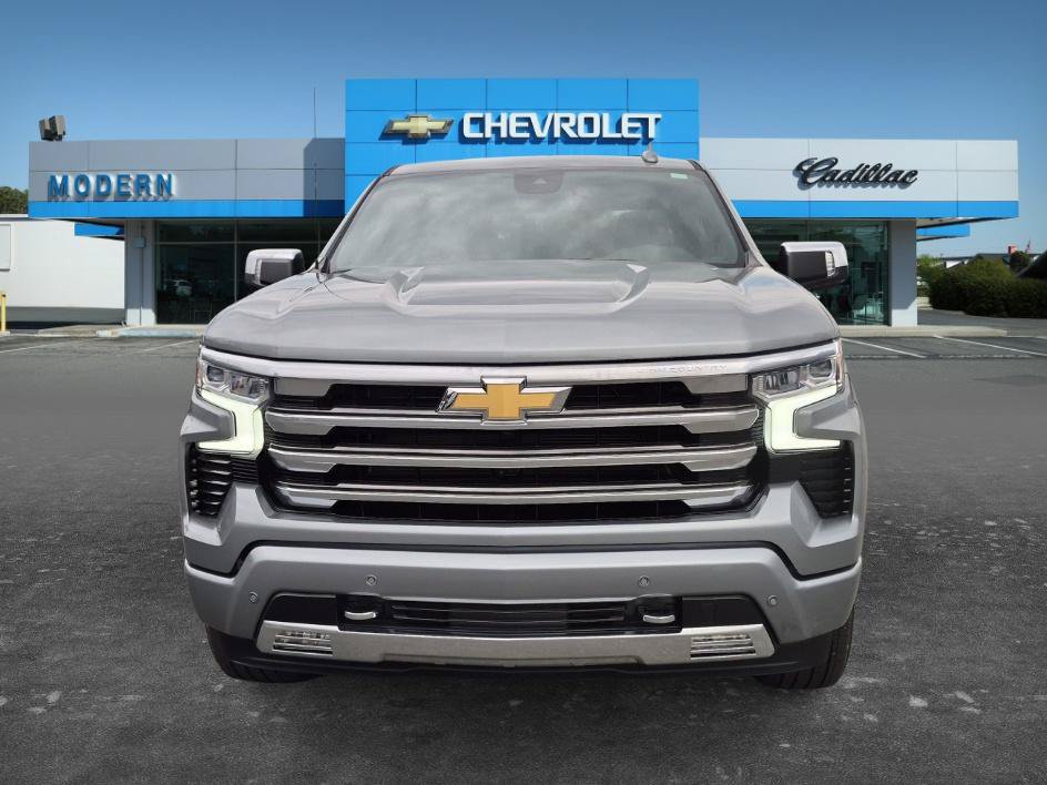 Certified 2025 Chevrolet Silverado 1500 High Country AWD/4WD image 8