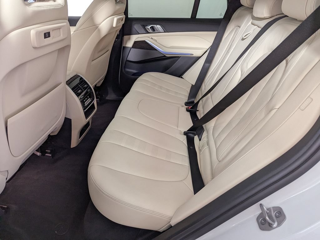 Used 2021 BMW X5 xDrive40i w/ Premium Package AWD/4WD image 45