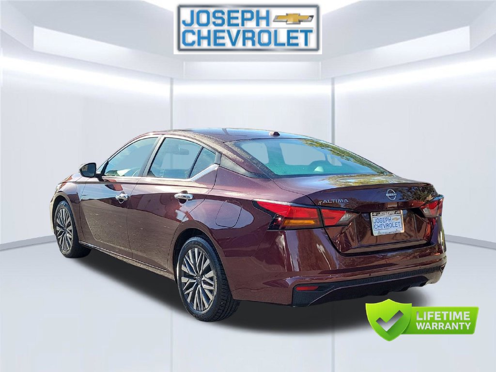 Used 2024 Nissan Altima 2.5 SV FWD image 5
