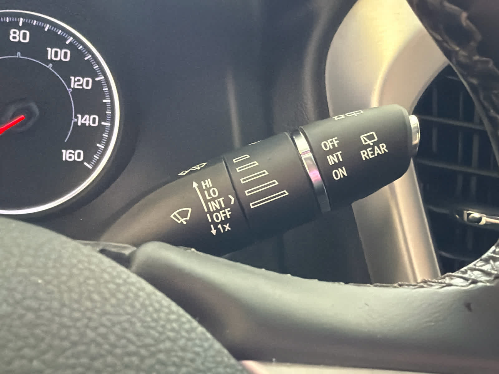 Used 2023 GMC Acadia SLT FWD image 41