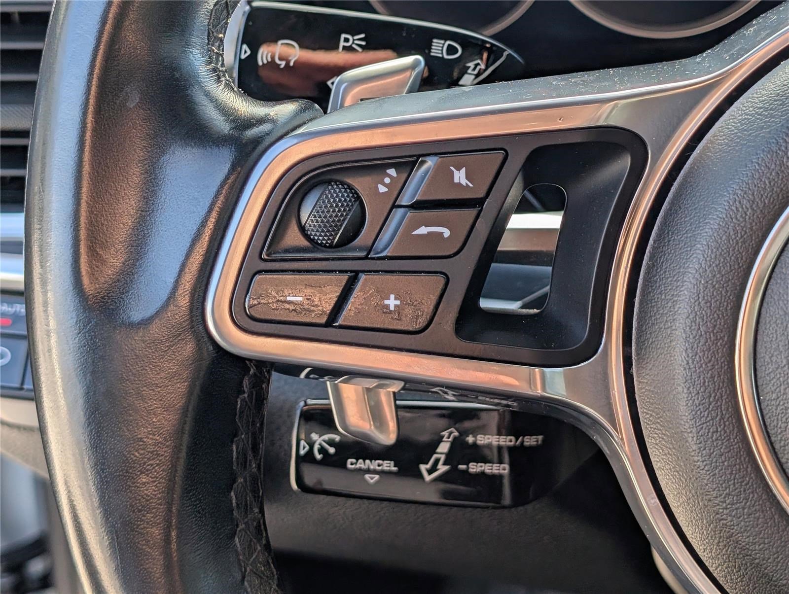 Used 2018 Porsche Panamera 4S image 25