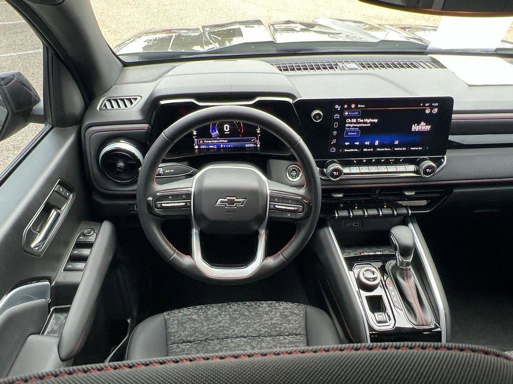 Used 2023 Chevrolet Colorado Z71 w/ Z71 Convenience Package 2 image 13