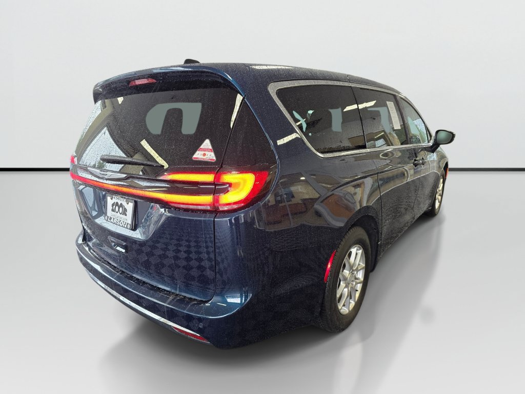 Used 2025 Chrysler Pacifica Select FWD image 5