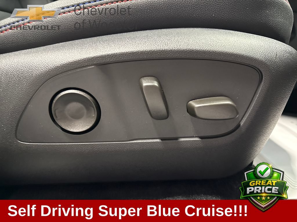 New 2025 Chevrolet Equinox EV RS w/ Active Safety Package 3 AWD/4WD image 36