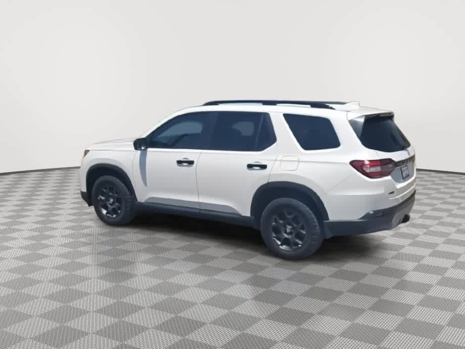 Used 2023 Honda Pilot TrailSport image 6