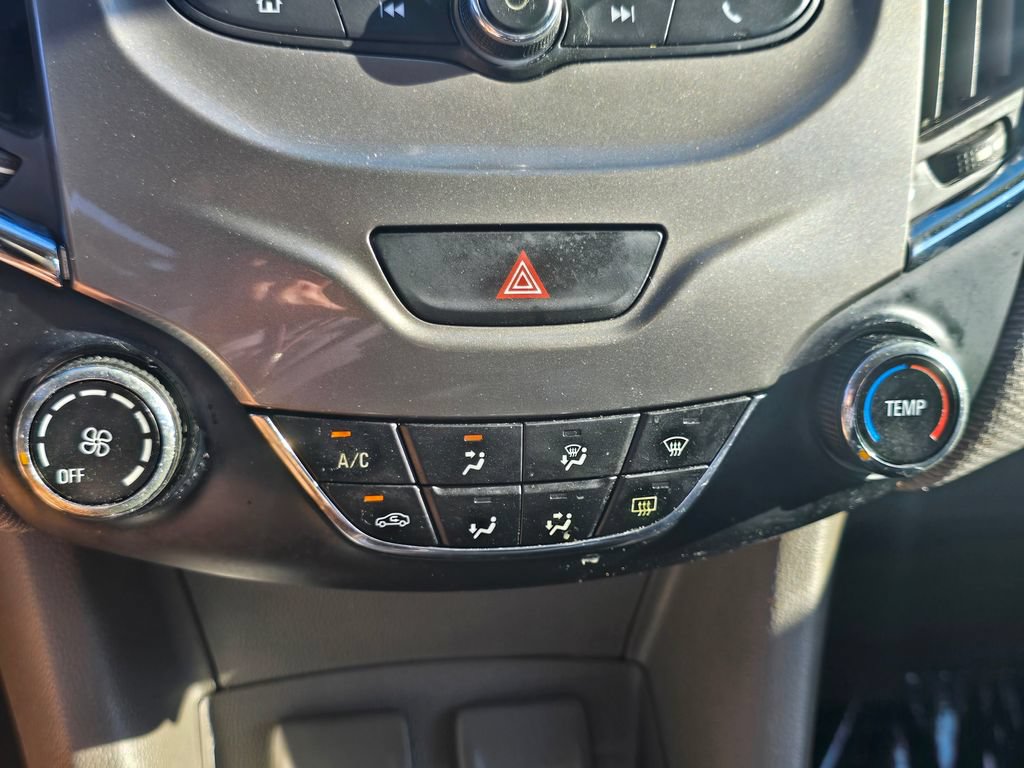 Used 2018 Chevrolet Cruze LT FWD image 28