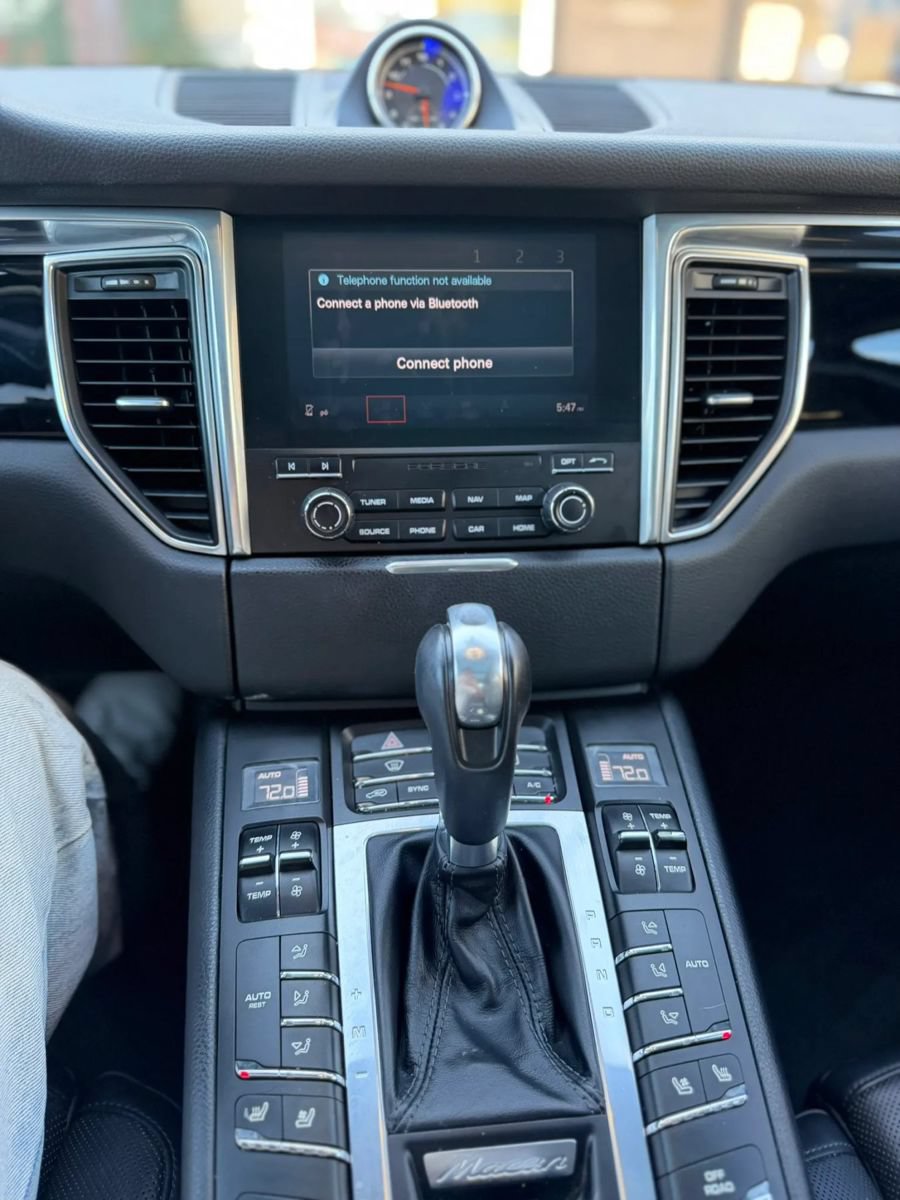 Used 2017 Porsche Macan AWD/4WD image 5