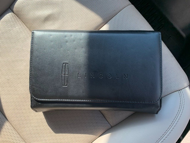 Used 2022 Lincoln Corsair AWD w/ Premium Package image 15