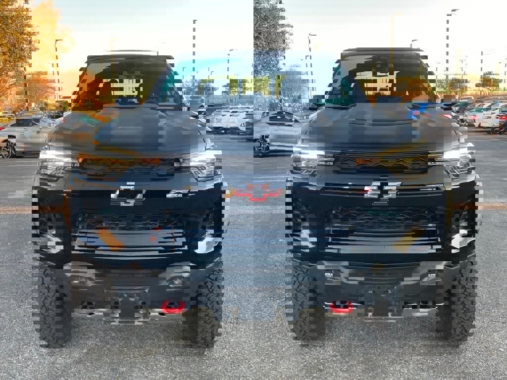 Used 2024 Chevrolet Colorado ZR2 image 2