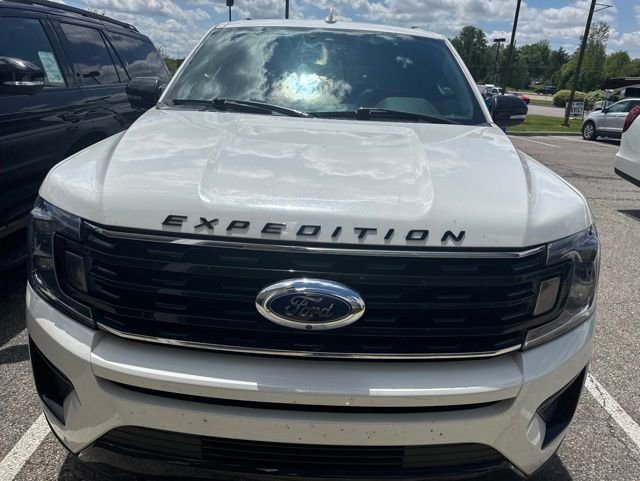 Used 2020 Ford Expedition Limited w/ Equipment Group 303A AWD/4WD image 3