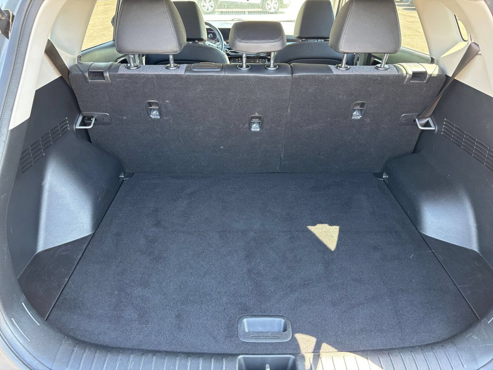 Used 2025 Kia Seltos S FWD image 32