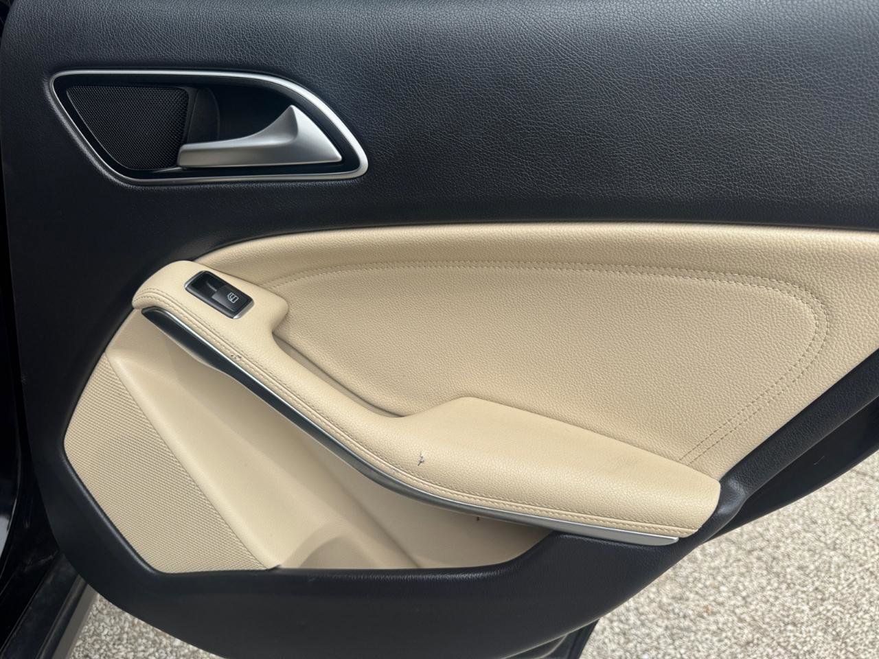 Used 2017 Mercedes-Benz GLA 250 image 24