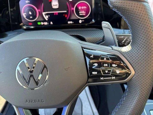 Certified 2024 Volkswagen Golf R image 7