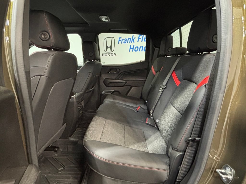 Used 2023 Chevrolet Colorado Z71 AWD/4WD image 15