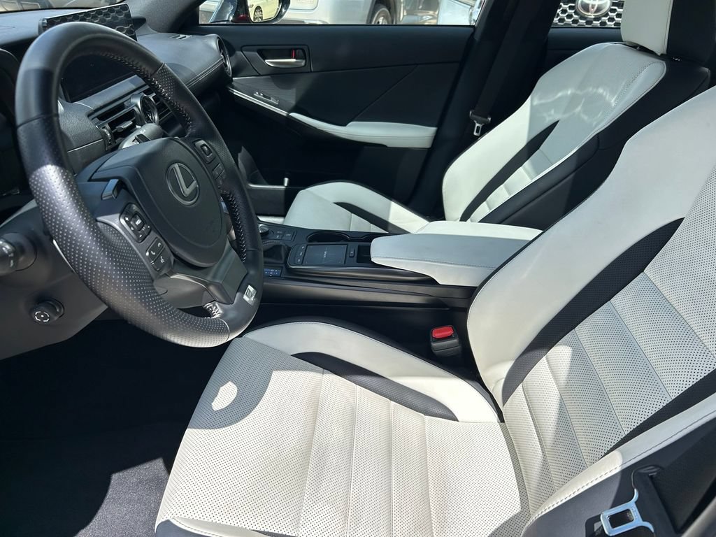 Used 2023 Lexus IS 500 RWD image 11