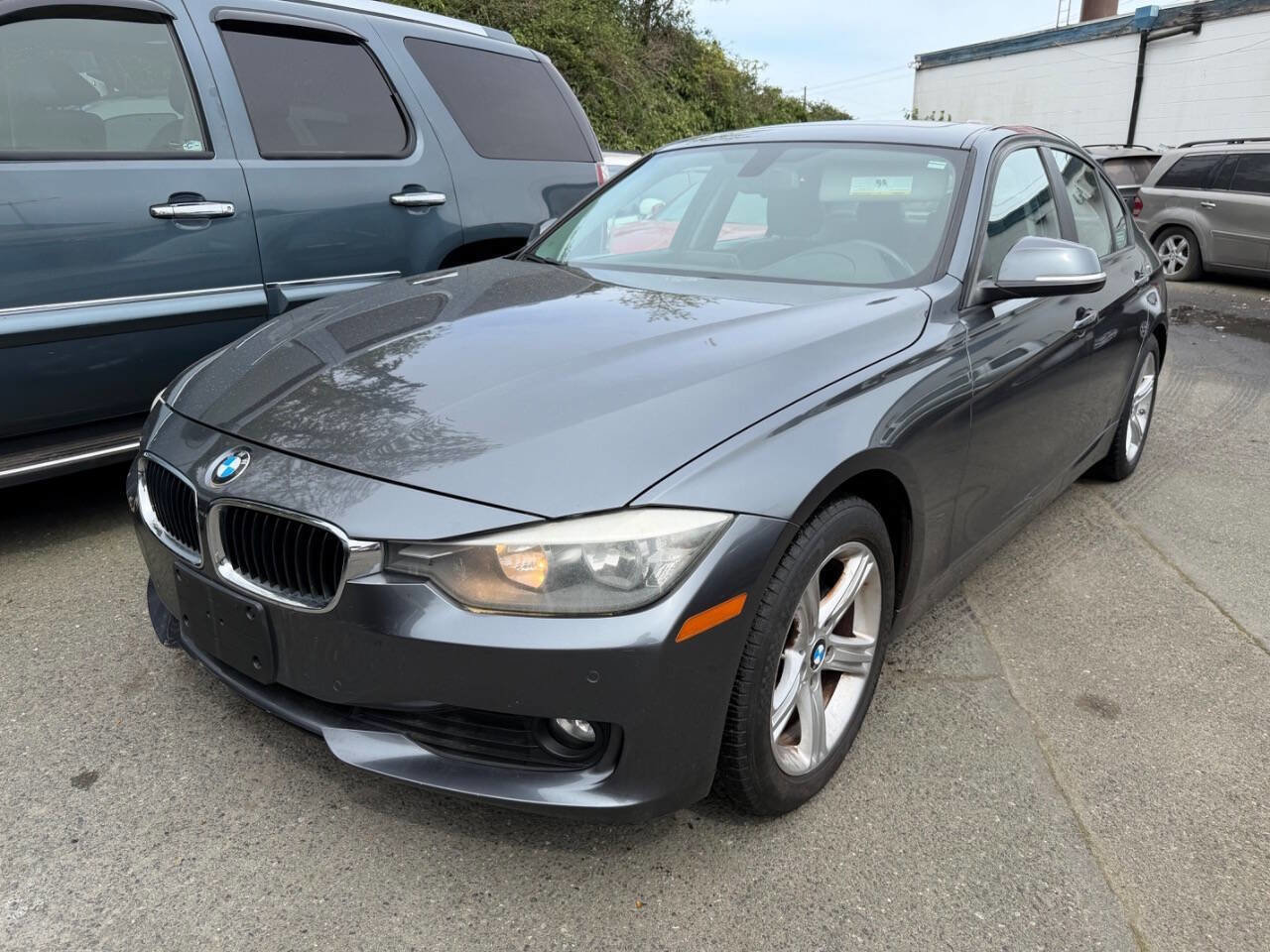 Used 2014 BMW 320i Sedan RWD image 1