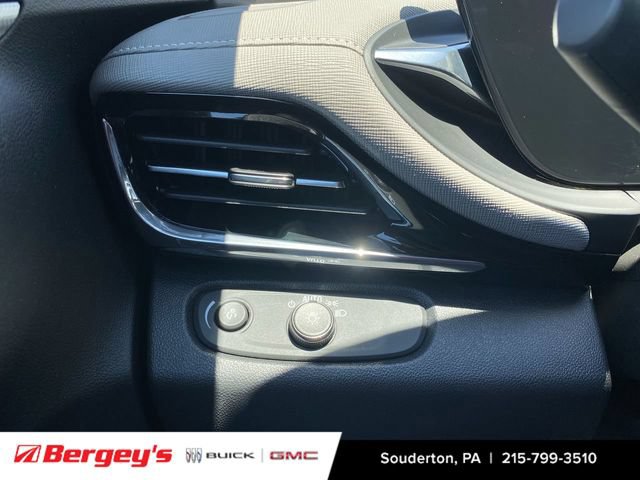 Used 2025 Buick Envista Sport Touring FWD image 21