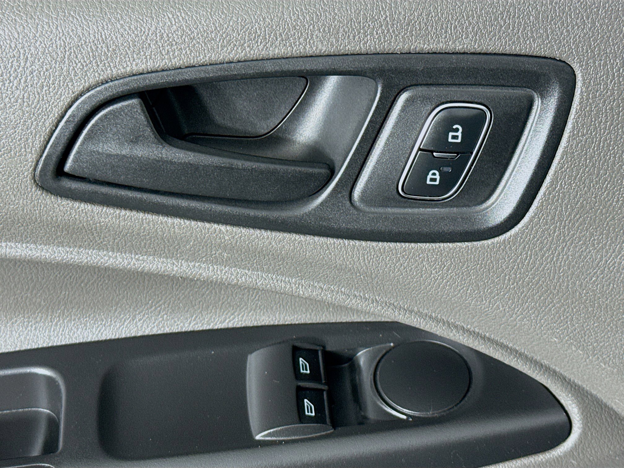 Used 2022 Ford Transit Connect XL image 22