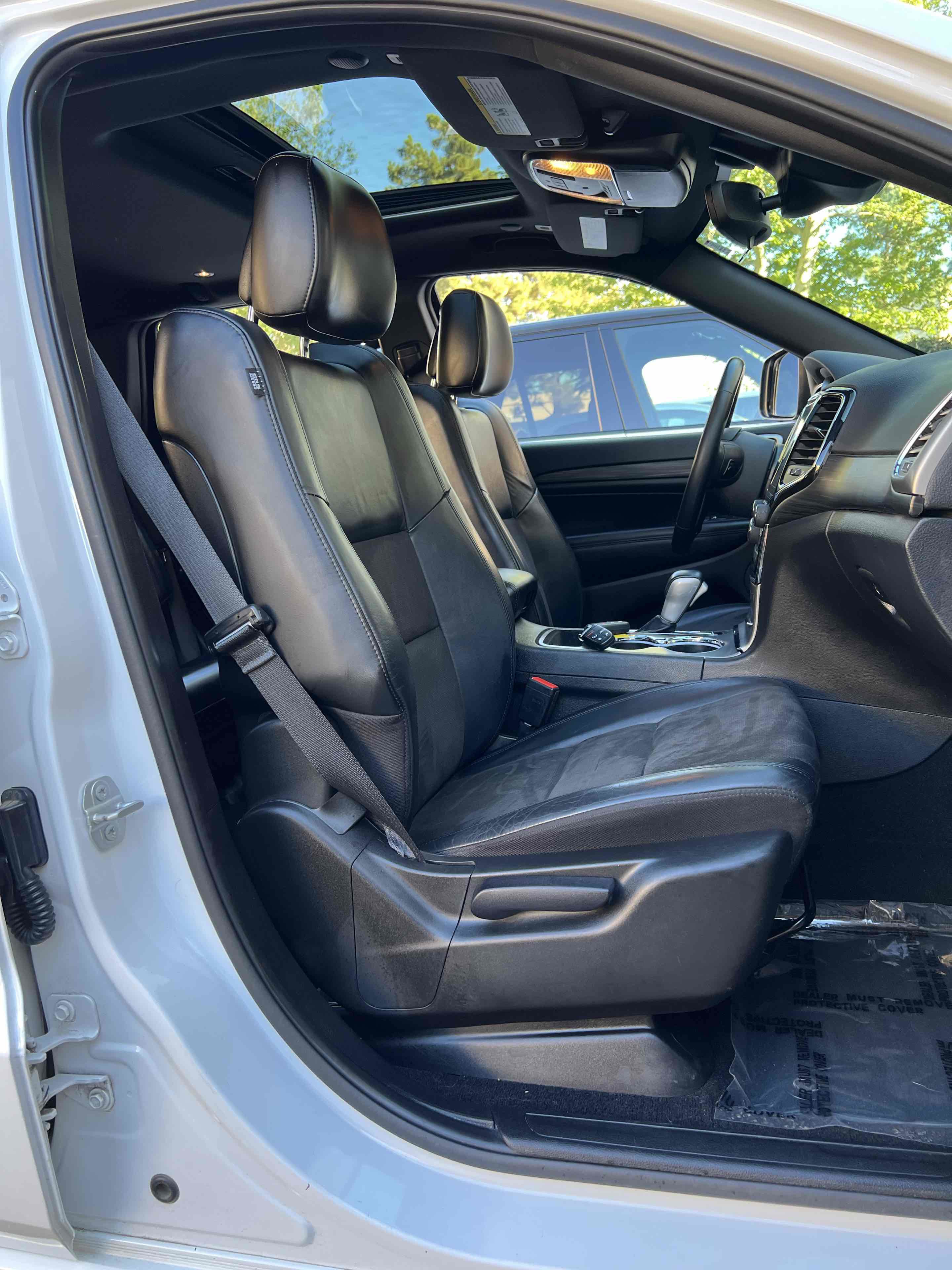 Used 2021 Jeep Grand Cherokee Laredo X image 29