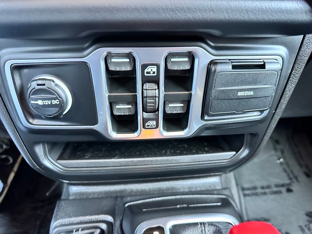 Used 2025 Jeep Wrangler Unlimited Sahara image 21