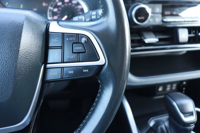 Used 2024 Toyota Highlander LE image 21