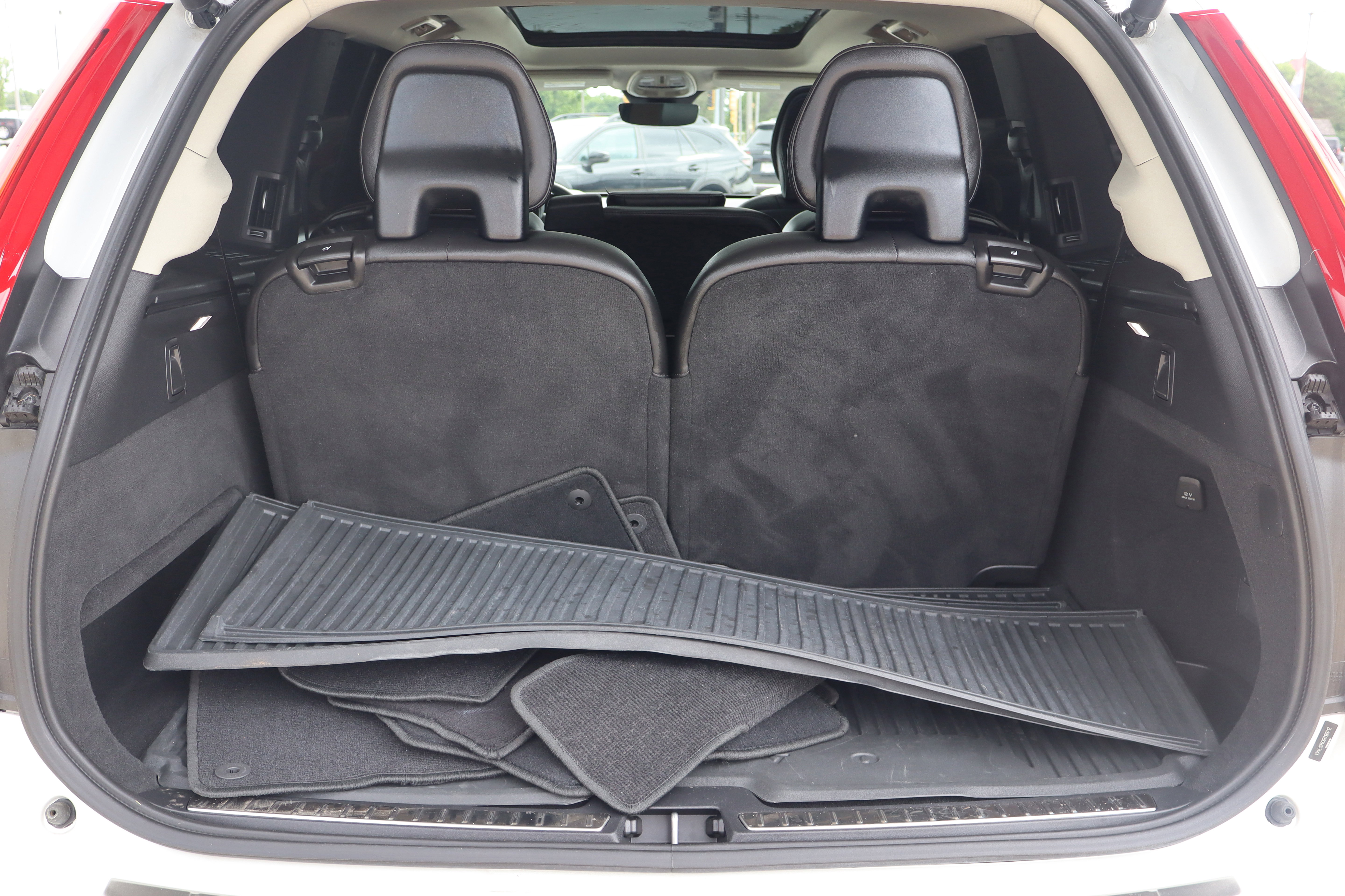 Used 2024 Volvo XC90 B5 Core w/ Protection Package Premier AWD/4WD image 31