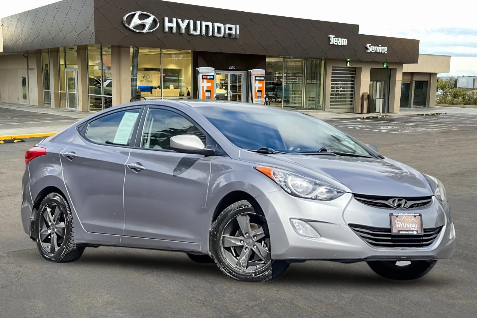 Used 2013 Hyundai Elantra GLS w/ Preferred Pkg FWD image 2