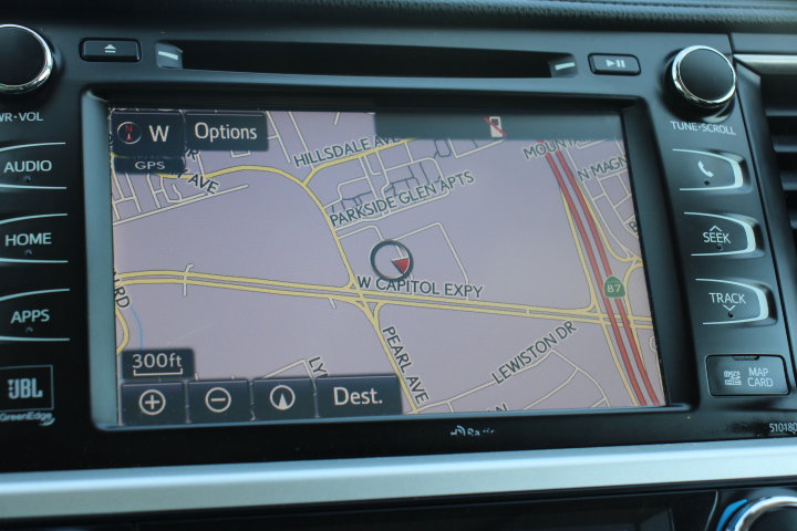 Used 2018 Toyota Highlander Limited image 29