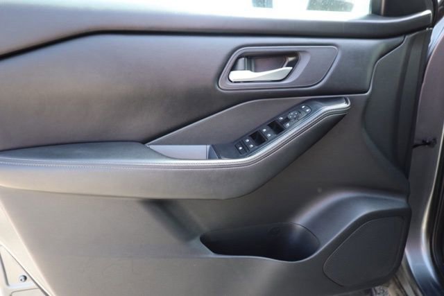 Used 2024 Nissan Rogue SV image 22