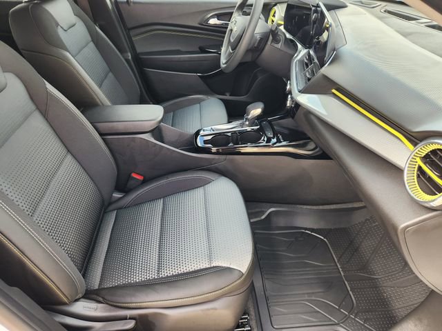 Used 2026 Chevrolet Trax LT w/ Sunroof Package image 14