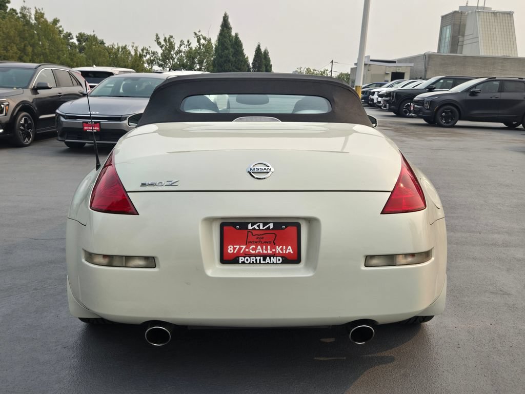 Used 2004 Nissan 350Z Touring RWD image 4