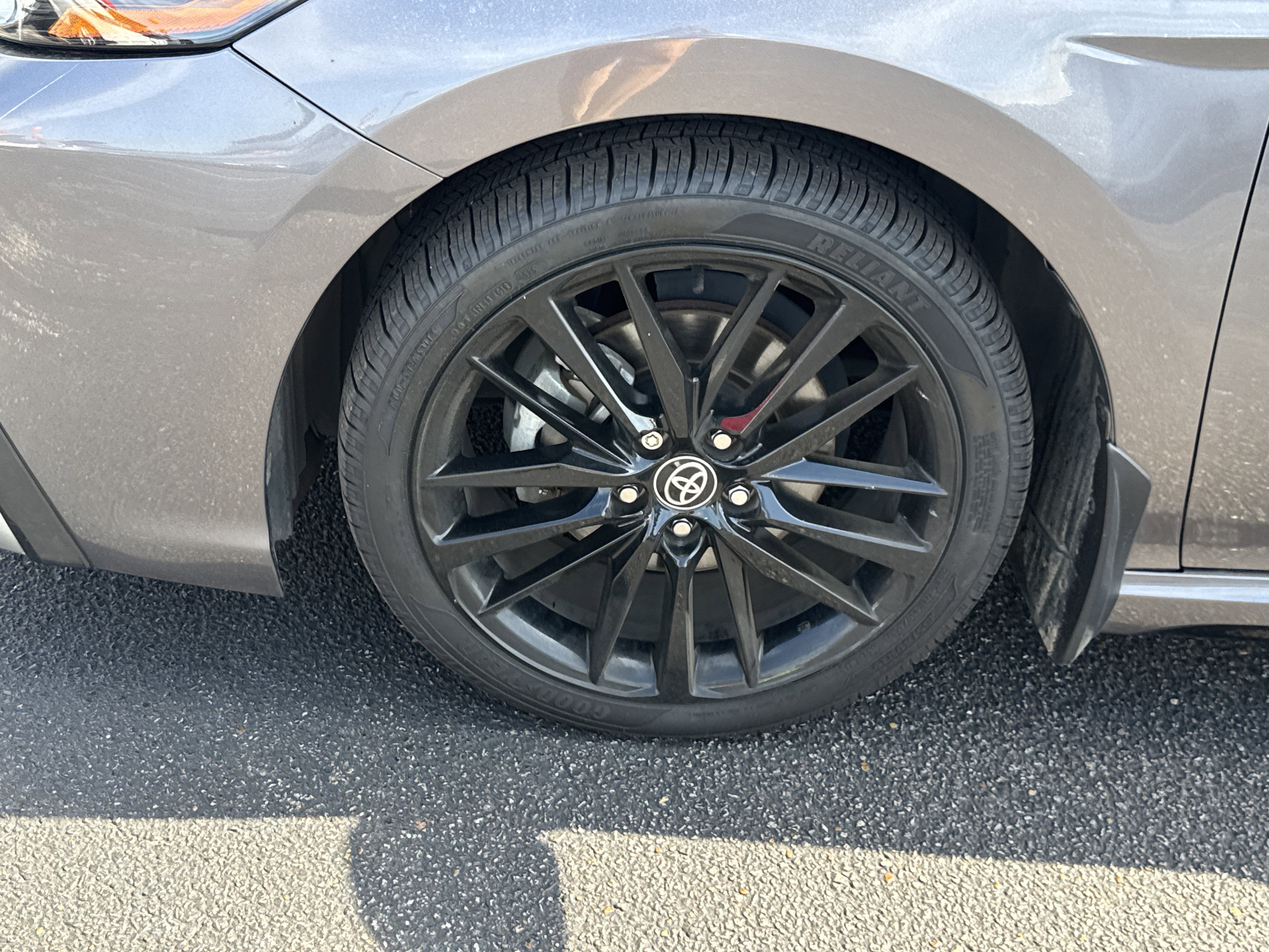 Used 2021 Toyota Camry XSE FWD image 9
