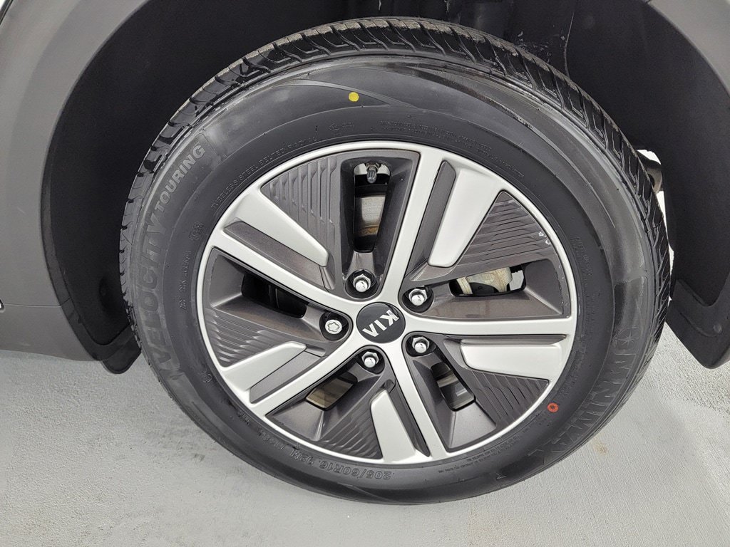 Used 2020 Kia Niro EX Premium FWD image 12