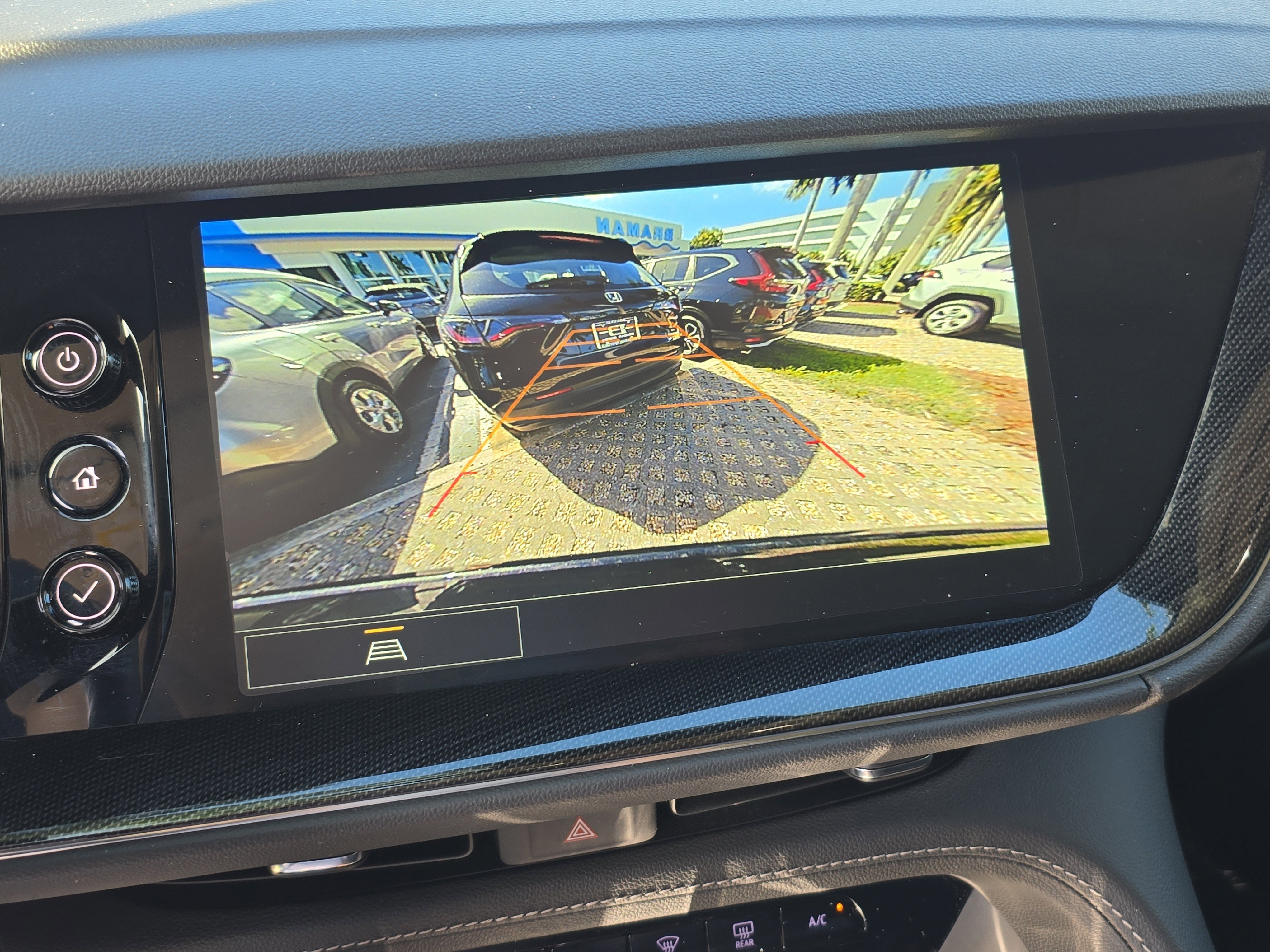 Used 2023 Buick Envision Essence image 26