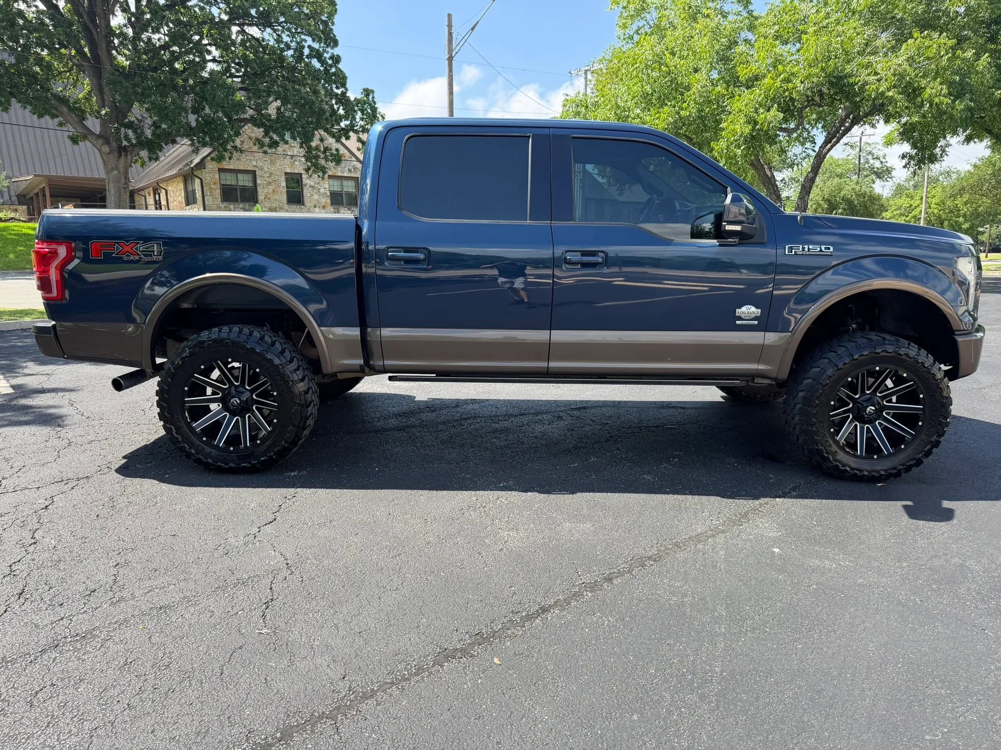 Used 2015 Ford F150 King Ranch w/ Equipment Group 601A Luxury AWD/4WD image 4