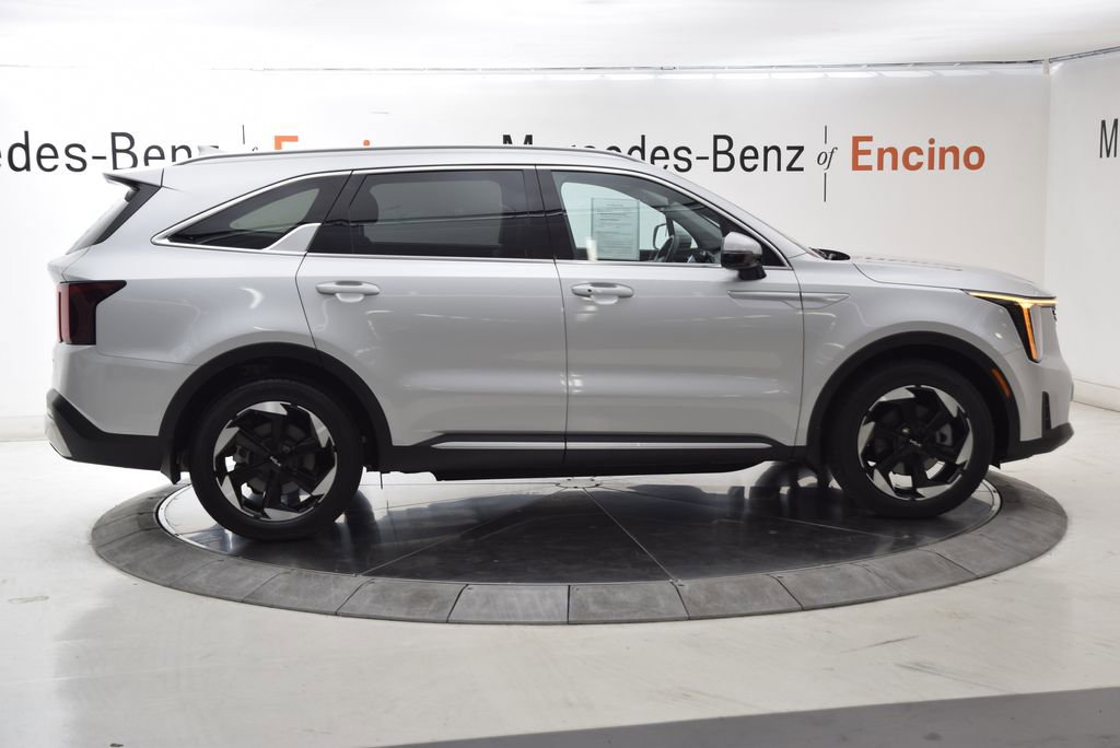 Used 2025 Kia Sorento EX image 6