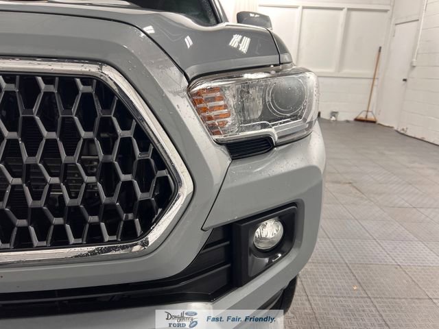 Used 2019 Toyota Tacoma TRD Sport w/ Technology Package AWD/4WD image 11