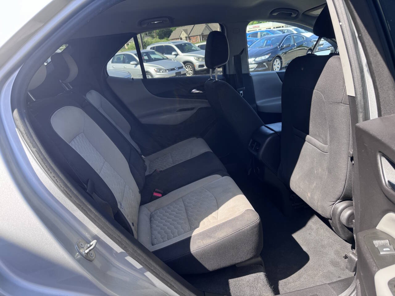 Used 2018 Chevrolet Equinox LS FWD image 17