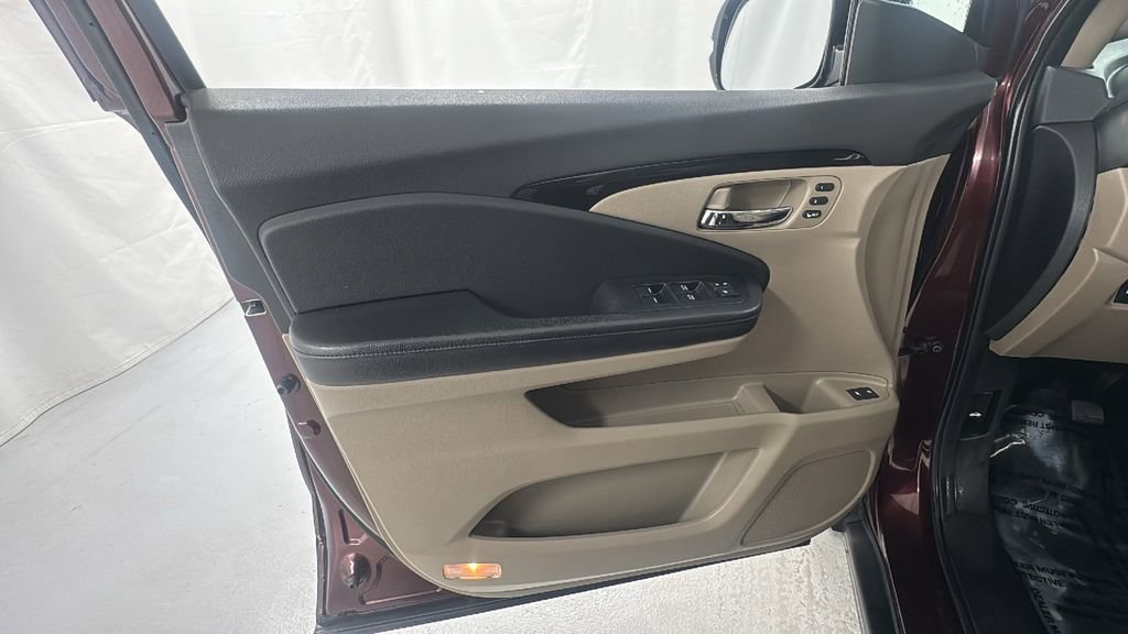 Used 2016 Honda Pilot Touring image 20