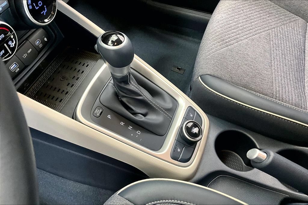 Certified 2024 Hyundai Venue Limited FWD image 14