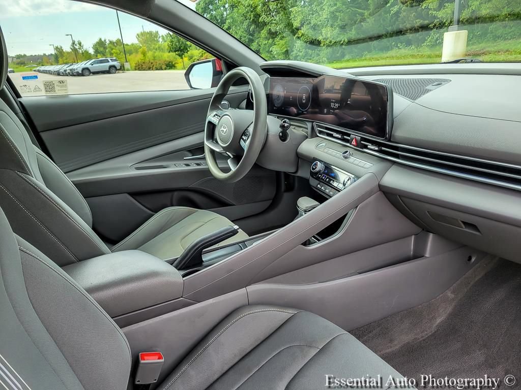 Used 2024 Hyundai Elantra SEL FWD image 30