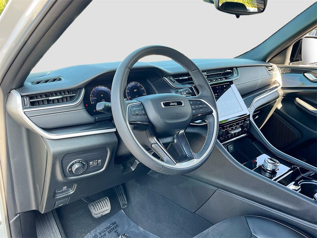 Certified 2023 Jeep Grand Cherokee L Laredo image 9